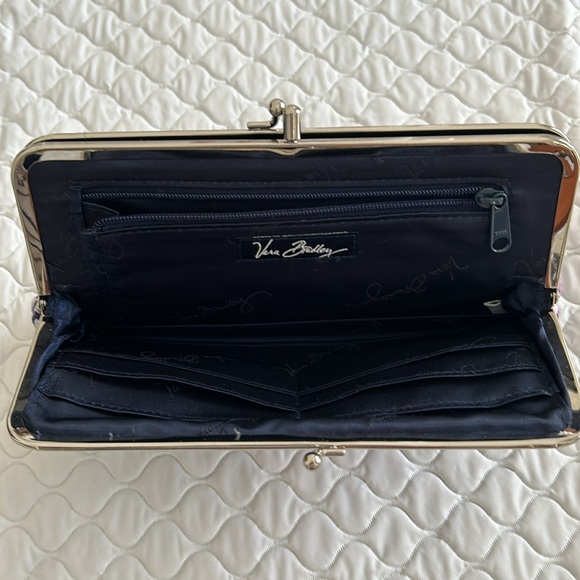 Vera Bradley wallet with lots of compartments - Picture 2 of 6
